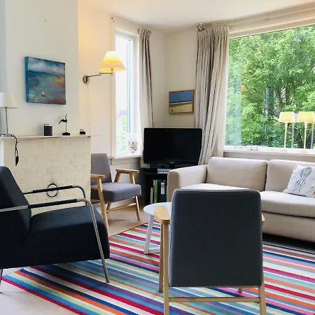 Holiday home Quintessential In With Garden Ouddorp