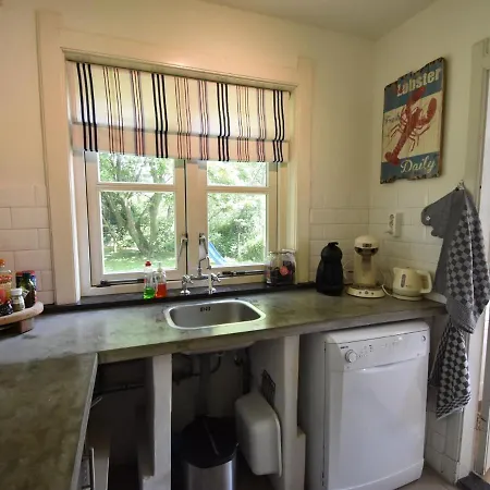 Holiday home Quintessential In With Garden Ouddorp