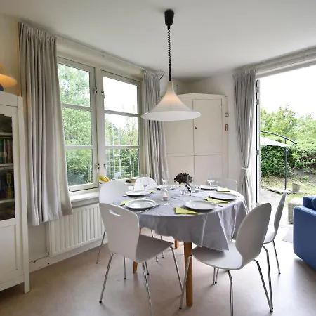 Holiday home Quintessential In With Garden Ouddorp