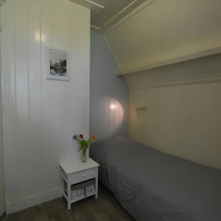 Quintessential In With Garden Holiday home Ouddorp