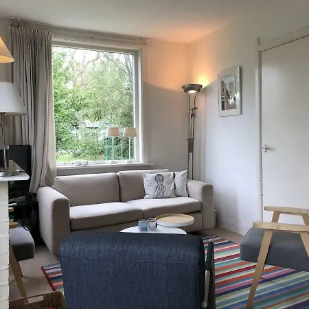Holiday home Quintessential In With Garden Ouddorp
